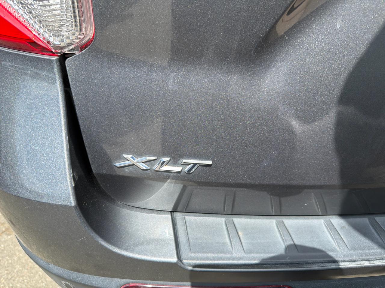 Ford Explorer XLT 2023