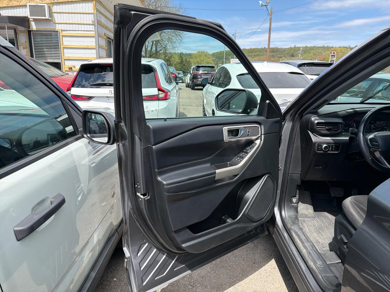 Ford Explorer XLT 2023