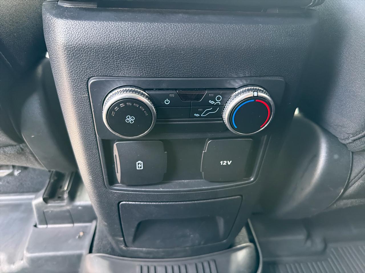 Ford Explorer XLT 2023