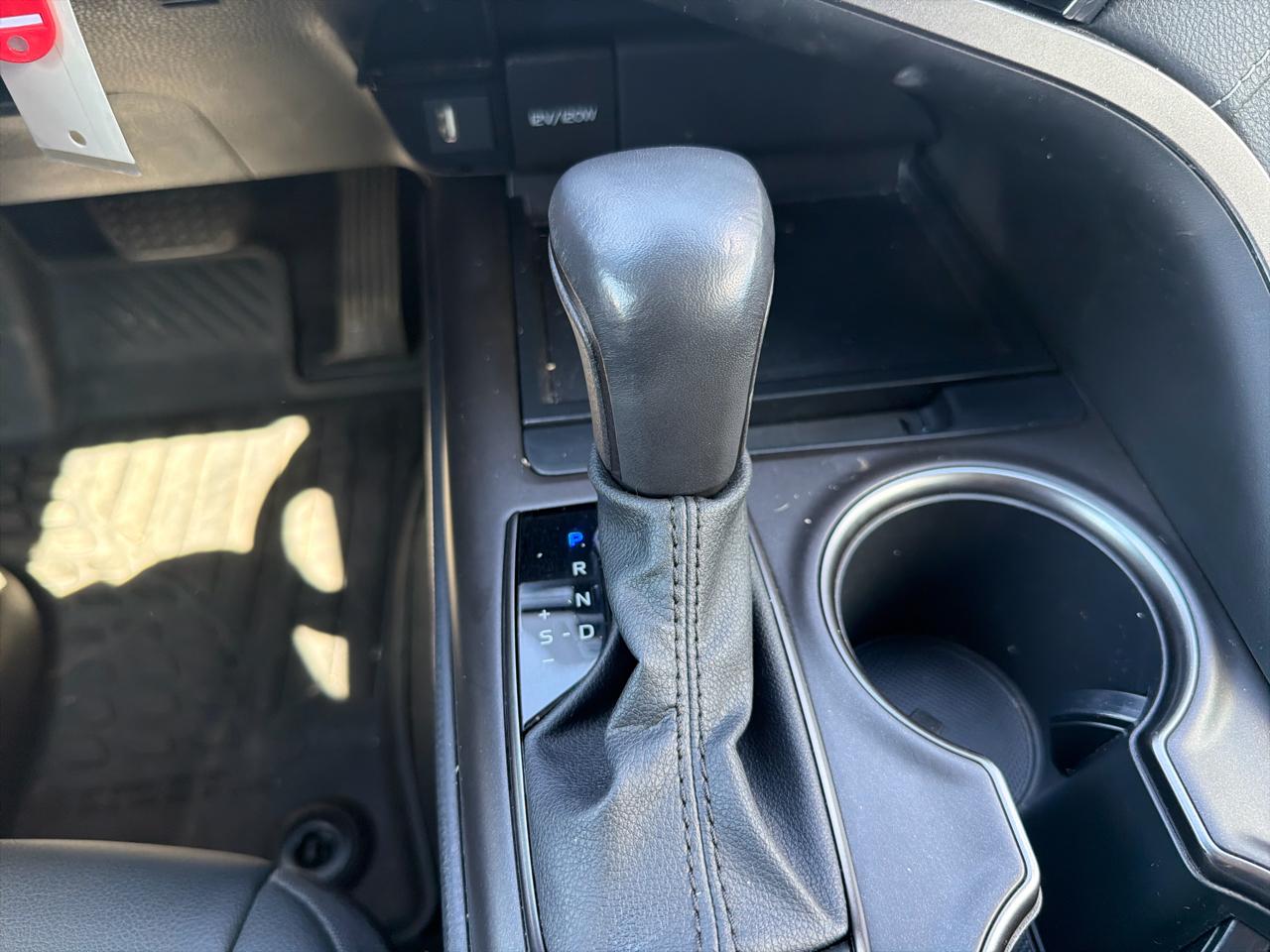 Toyota Camry SE Auto AWD (Natl) 2023