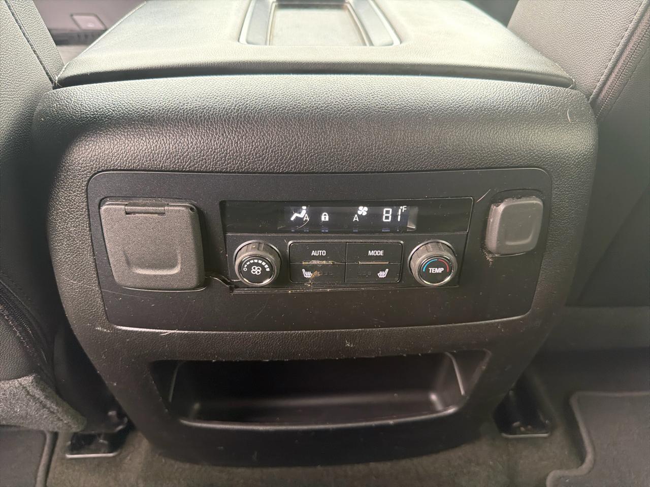 Chevrolet Tahoe 4WD 4dr LT 2018