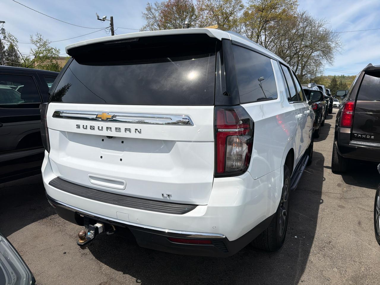 Chevrolet Suburban 4WD 4dr LT 2024