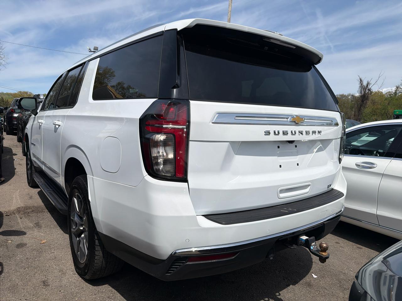 Chevrolet Suburban 4WD 4dr LT 2024