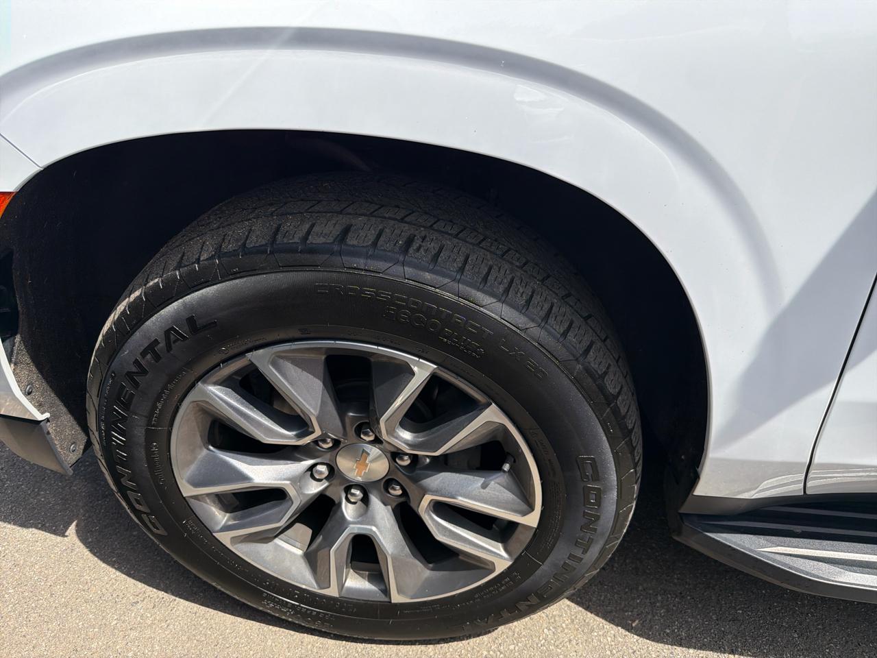 Chevrolet Suburban 4WD 4dr LT 2024