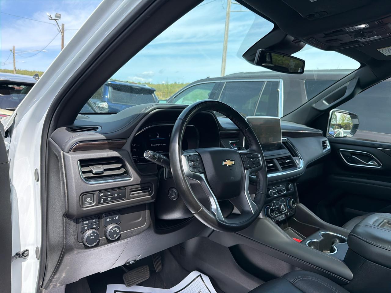 Chevrolet Suburban 4WD 4dr LT 2024