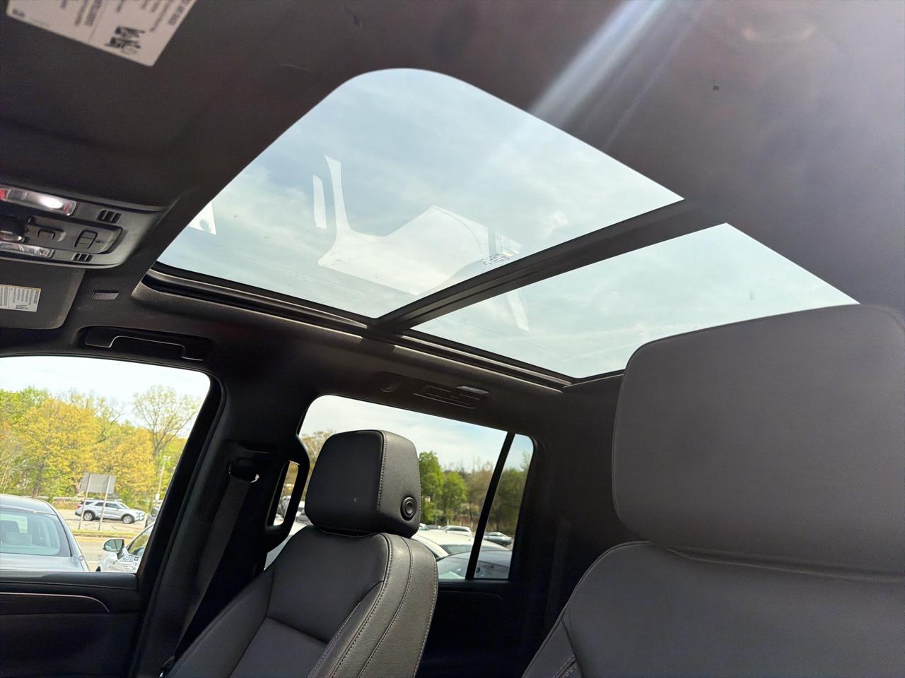 Chevrolet Suburban 4WD 4dr LT 2024