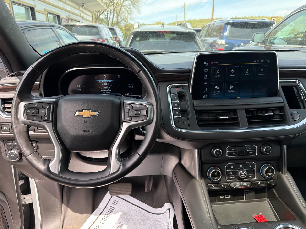 Chevrolet Suburban 4WD 4dr LT 2024