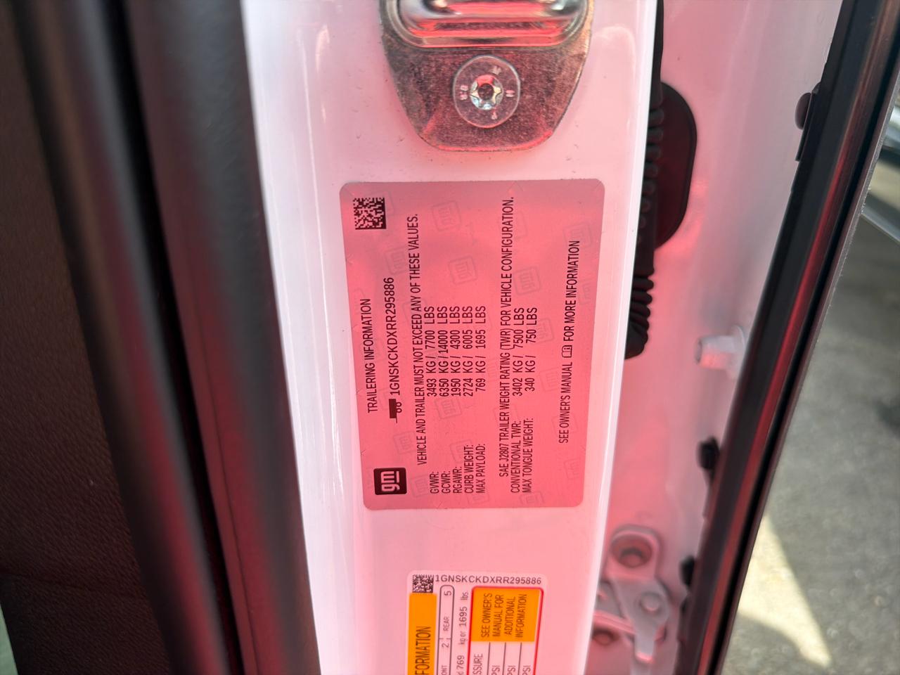 Chevrolet Suburban 4WD 4dr LT 2024