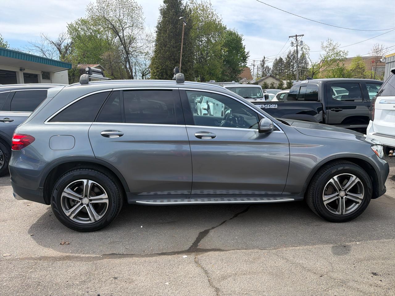 Mercedes-Benz GLC 4MATIC 4dr GLC 300 2016