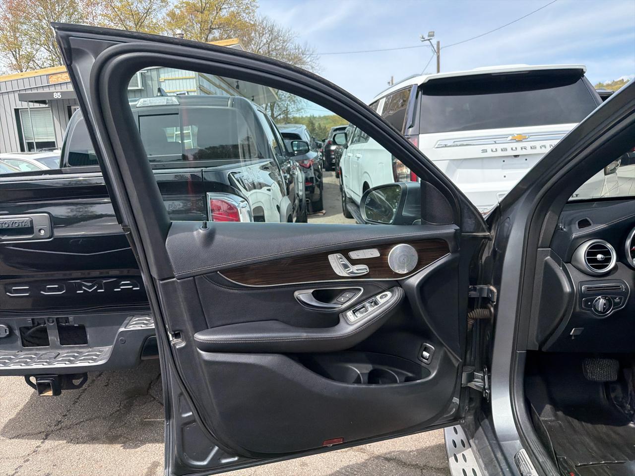 Mercedes-Benz GLC 4MATIC 4dr GLC 300 2016