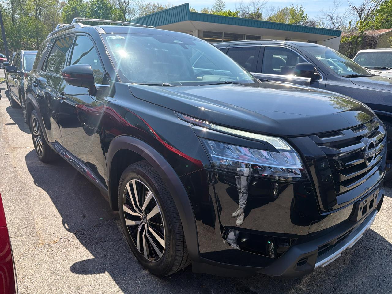 Nissan Pathfinder Platinum 4WD 2023