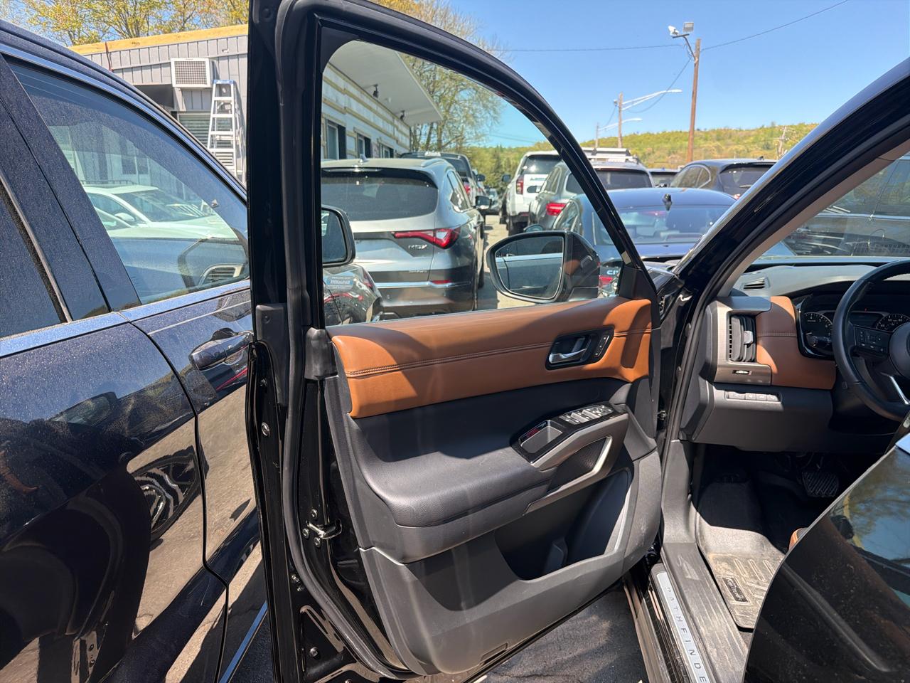 Nissan Pathfinder Platinum 4WD 2023