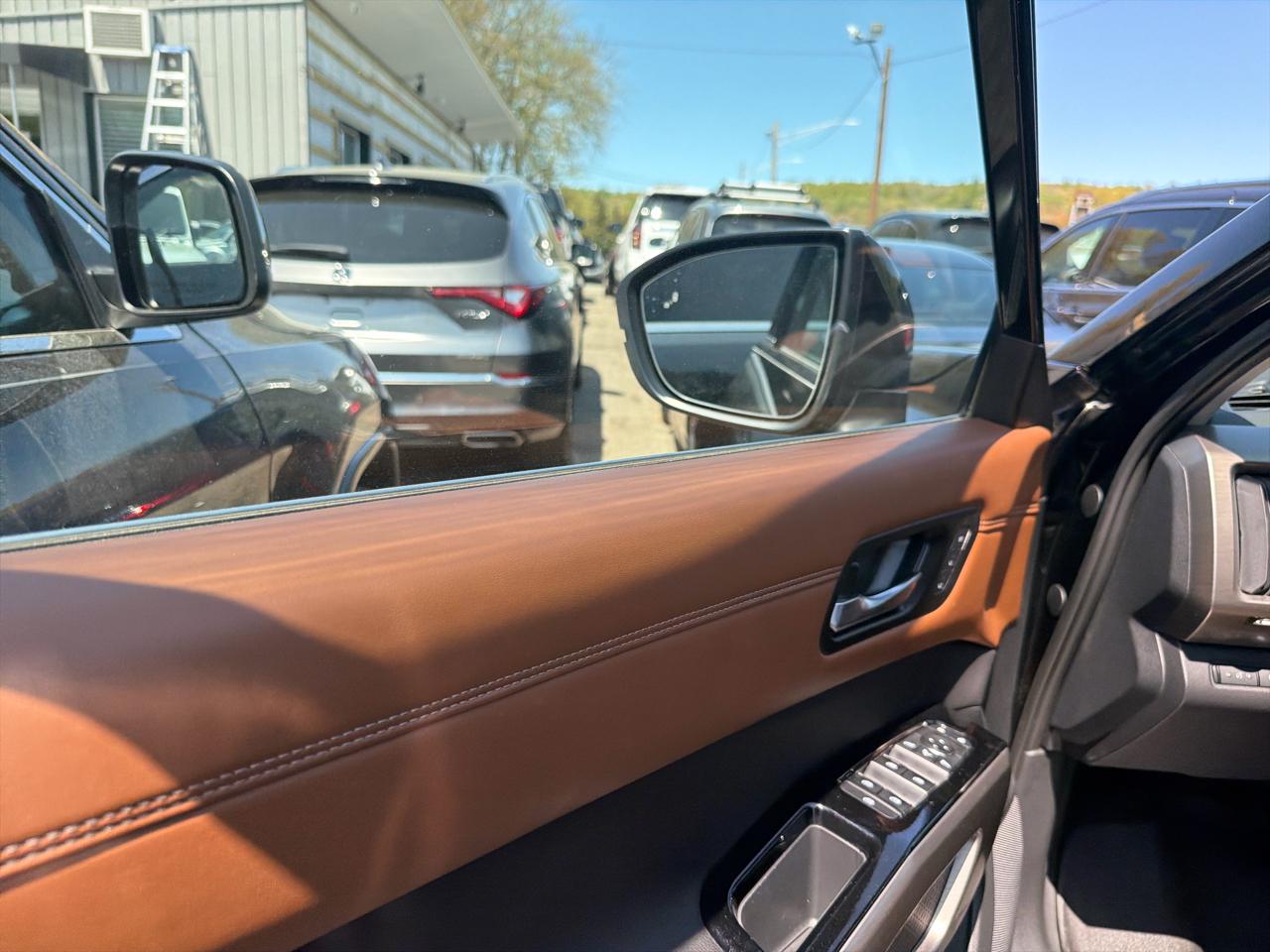 Nissan Pathfinder Platinum 4WD 2023