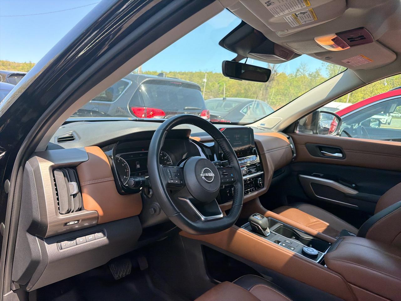 Nissan Pathfinder Platinum 4WD 2023