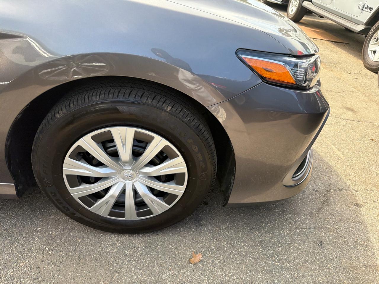 Toyota Camry Hybrid LE CVT (Natl) 2023