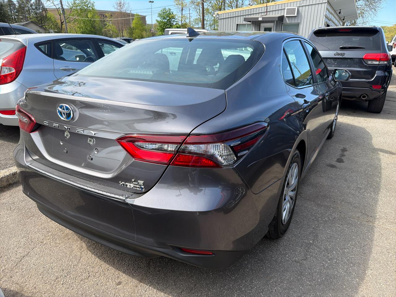 Toyota Camry Hybrid LE CVT (Natl) 2023