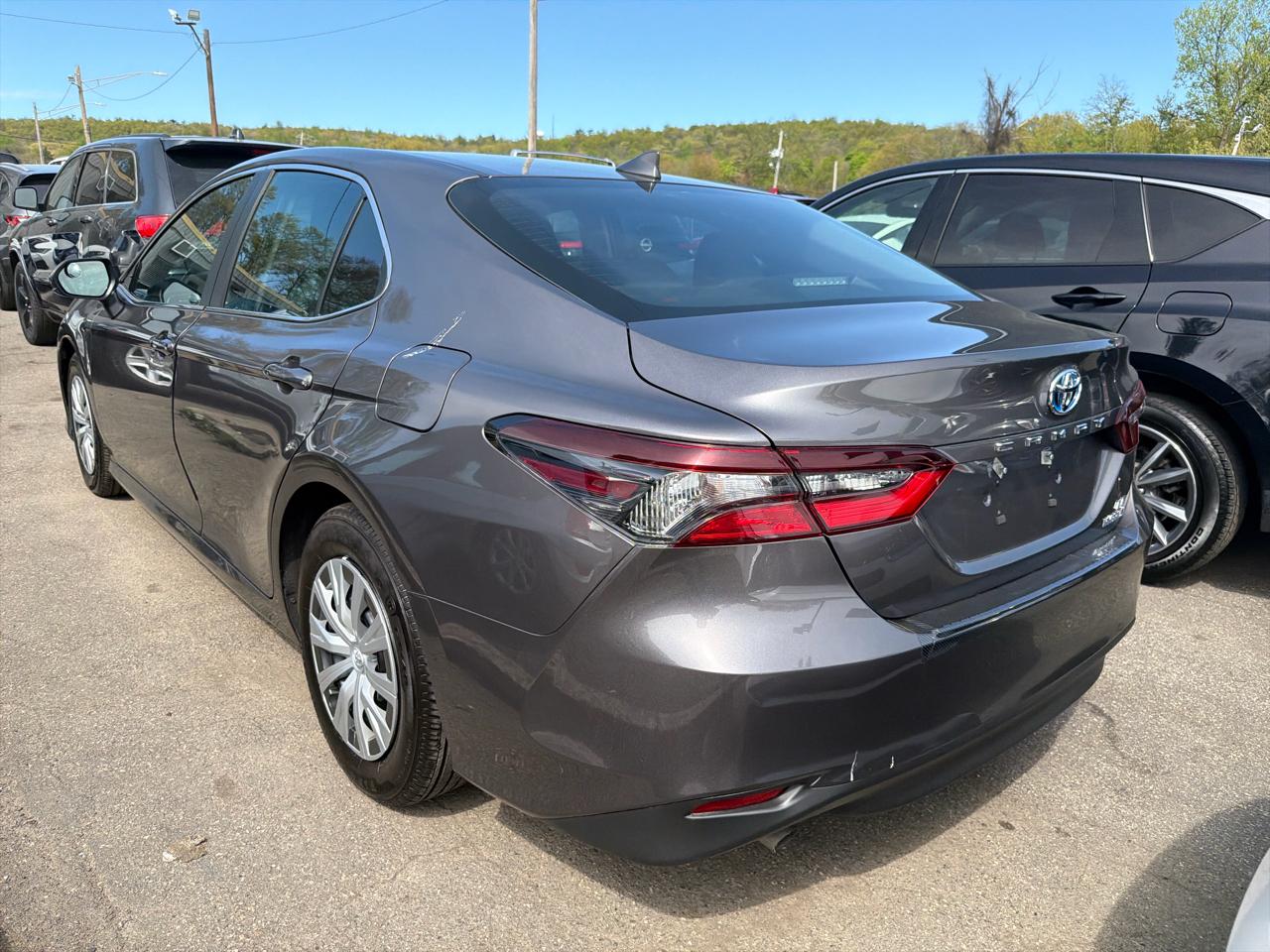 Toyota Camry Hybrid LE CVT (Natl) 2023