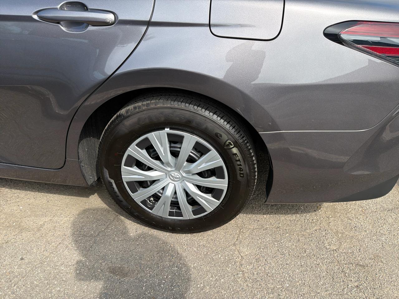 Toyota Camry Hybrid LE CVT (Natl) 2023