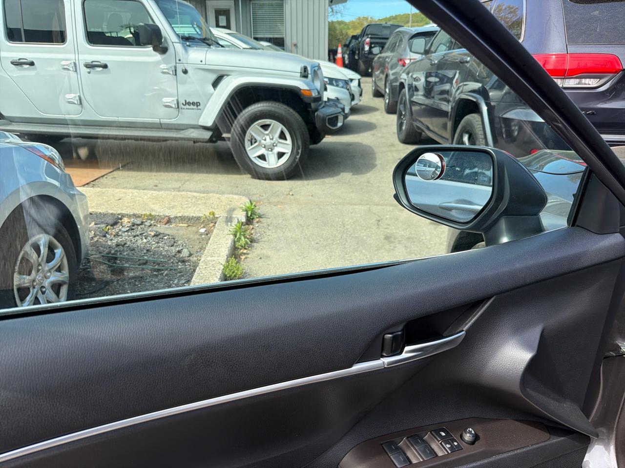 Toyota Camry Hybrid LE CVT (Natl) 2023