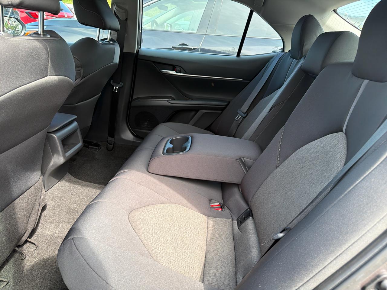 Toyota Camry Hybrid LE CVT (Natl) 2023