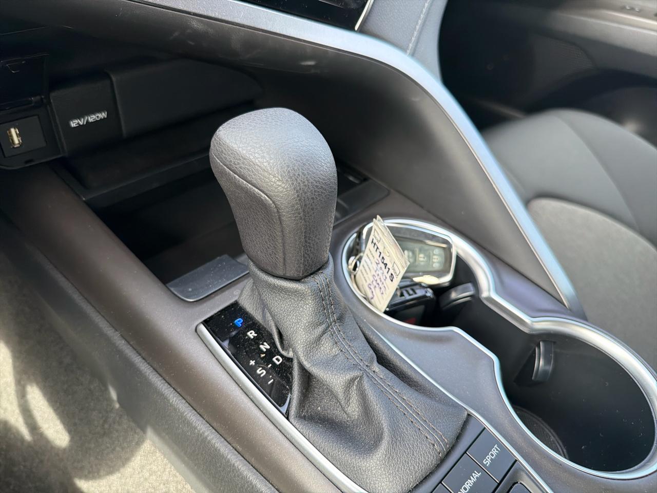 Toyota Camry Hybrid LE CVT (Natl) 2023