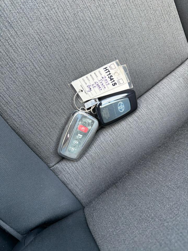 Toyota Camry Hybrid LE CVT (Natl) 2023