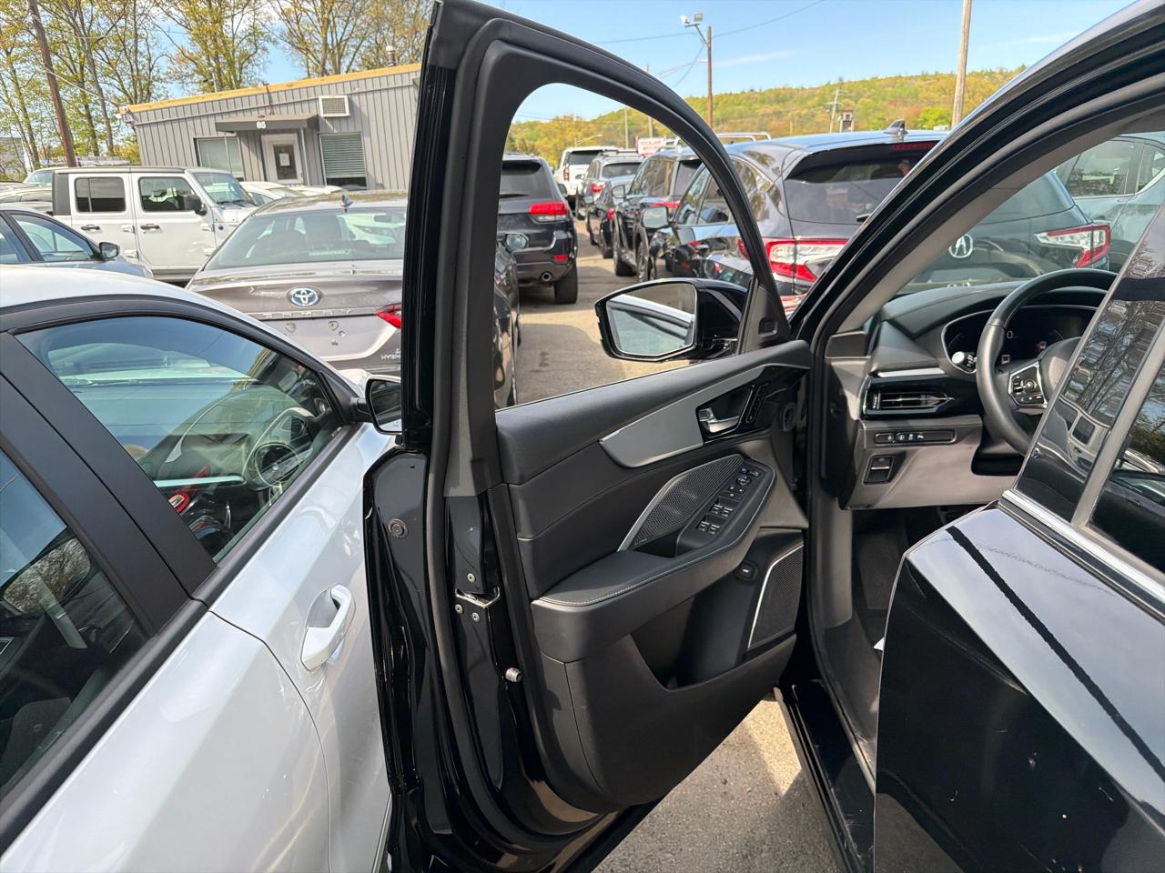 Acura MDX SH-AWD w/Technology Package 2023