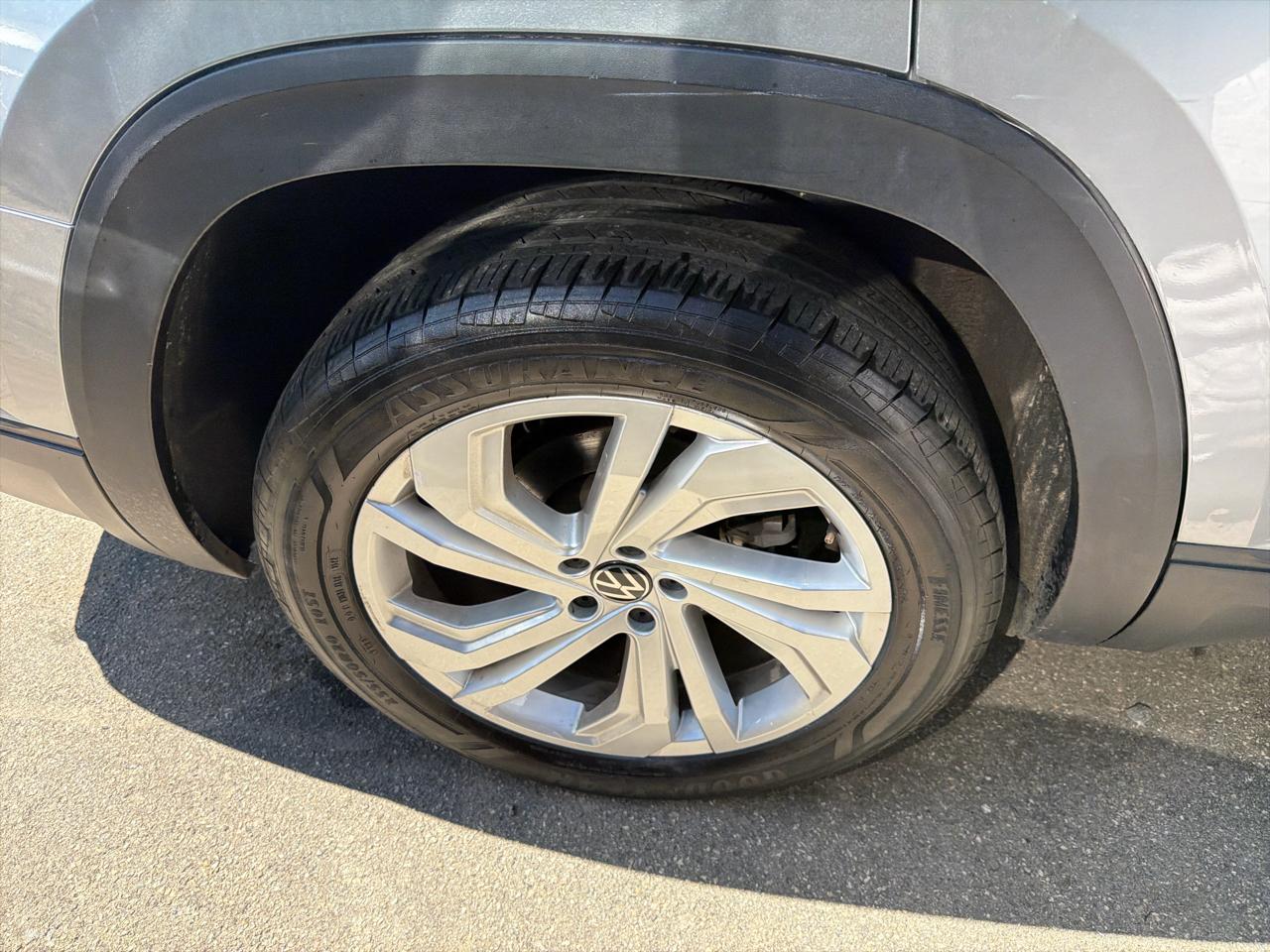 Volkswagen Atlas 3.6L V6 SE w/Technology 4MOTION 2023