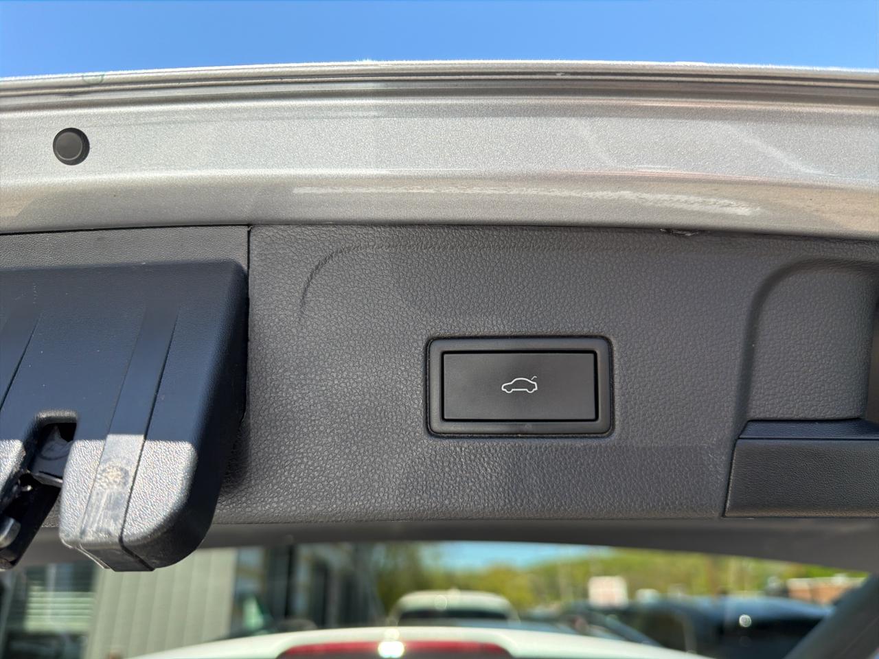 Volkswagen Atlas 3.6L V6 SE w/Technology 4MOTION 2023