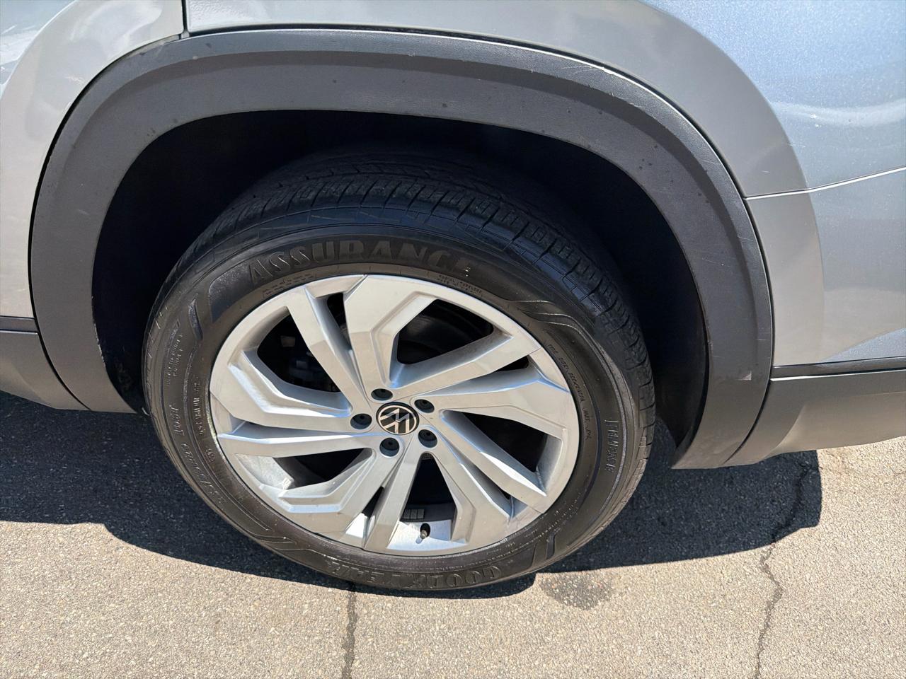 Volkswagen Atlas 3.6L V6 SE w/Technology 4MOTION 2023