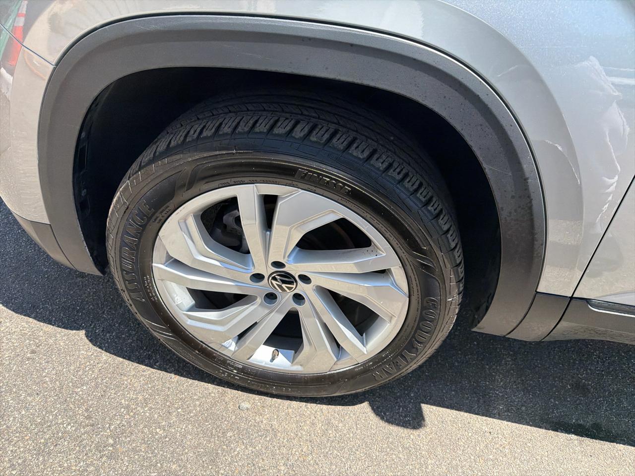 Volkswagen Atlas 3.6L V6 SE w/Technology 4MOTION 2023