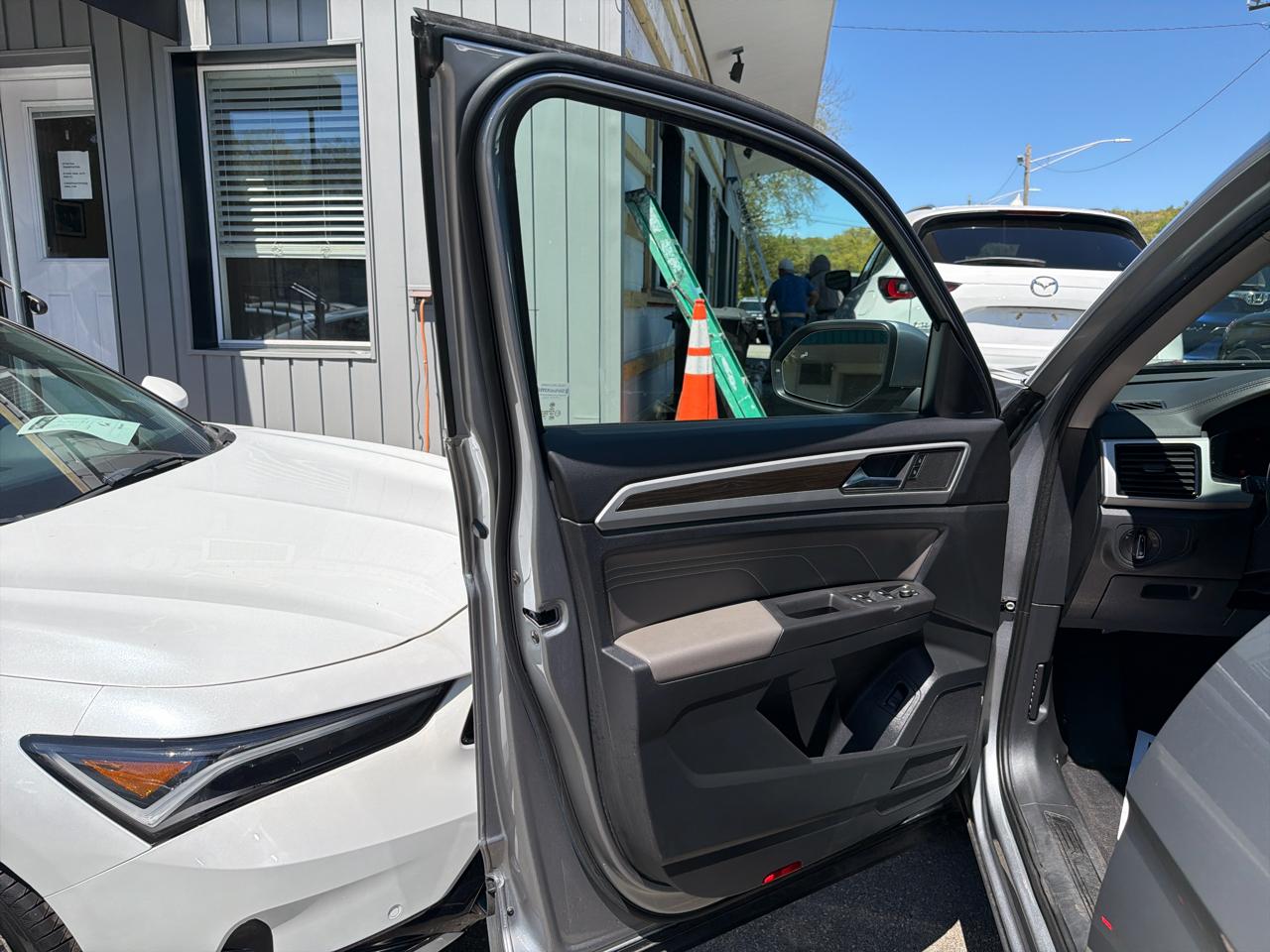 Volkswagen Atlas 3.6L V6 SE w/Technology 4MOTION 2023