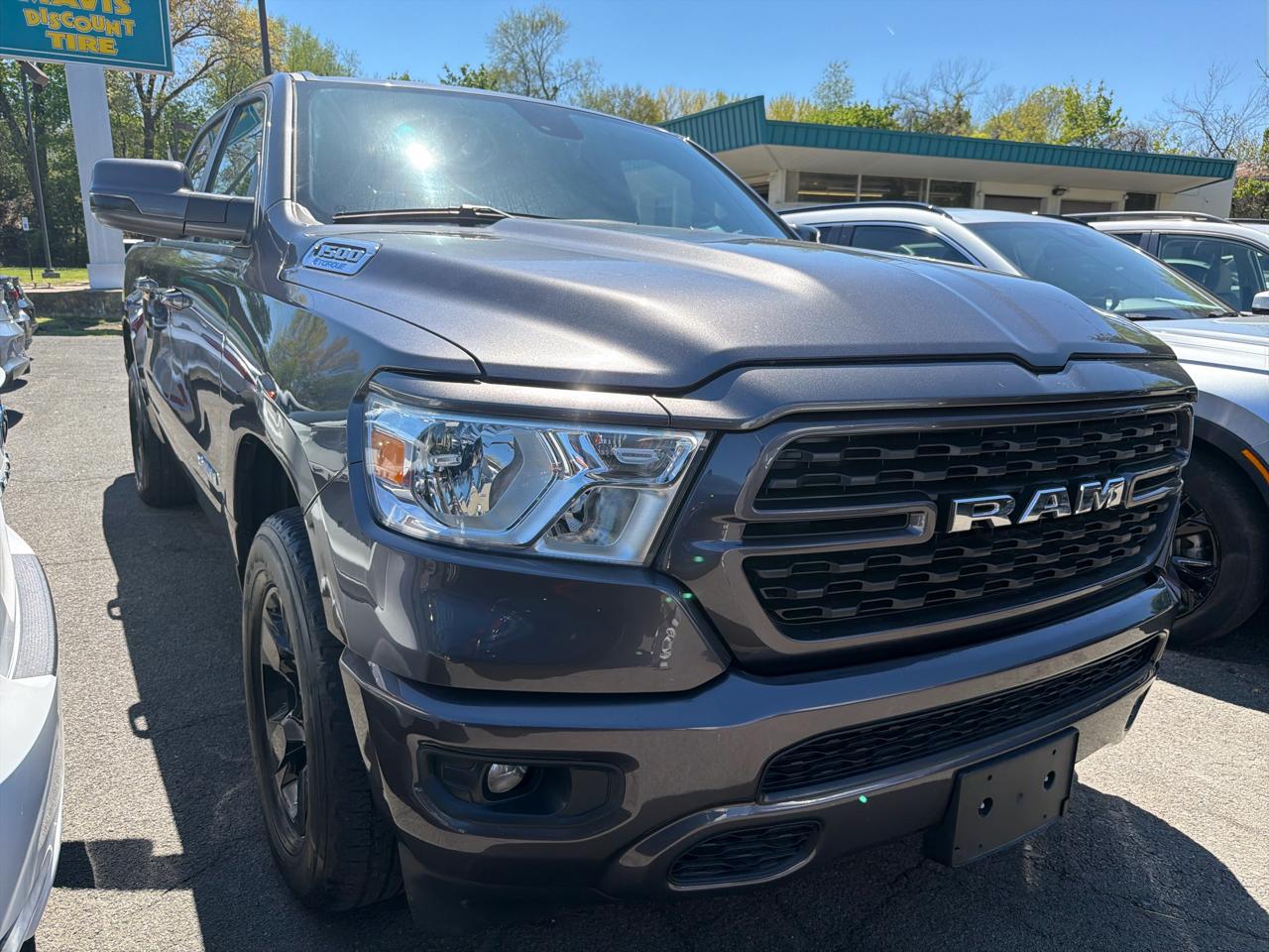 RAM 1500 Big Horn 4x4 Crew Cab 5'7" Box 2023