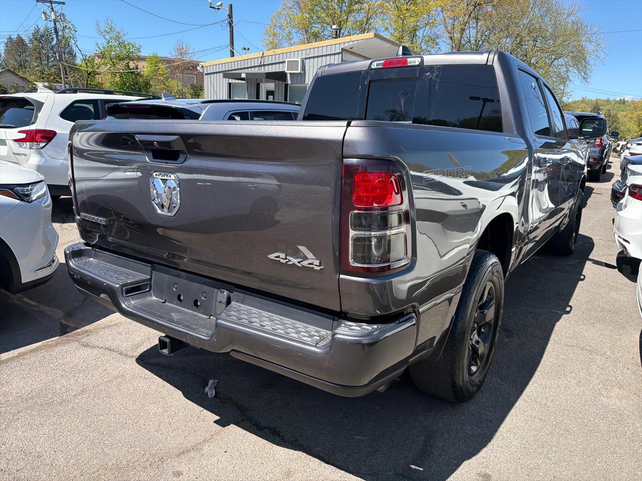 RAM 1500 Big Horn 4x4 Crew Cab 5'7" Box 2023