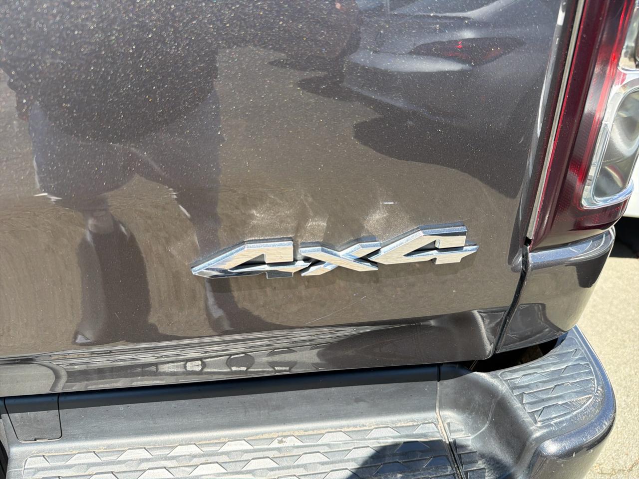 RAM 1500 Big Horn 4x4 Crew Cab 5'7" Box 2023