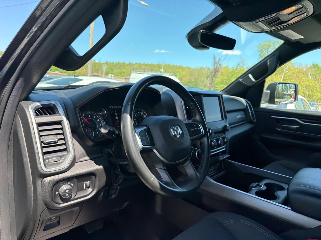 RAM 1500 Big Horn 4x4 Crew Cab 5'7" Box 2023