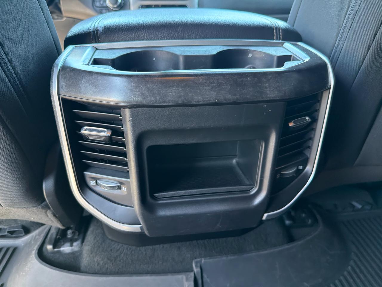 RAM 1500 Big Horn 4x4 Crew Cab 5'7" Box 2023