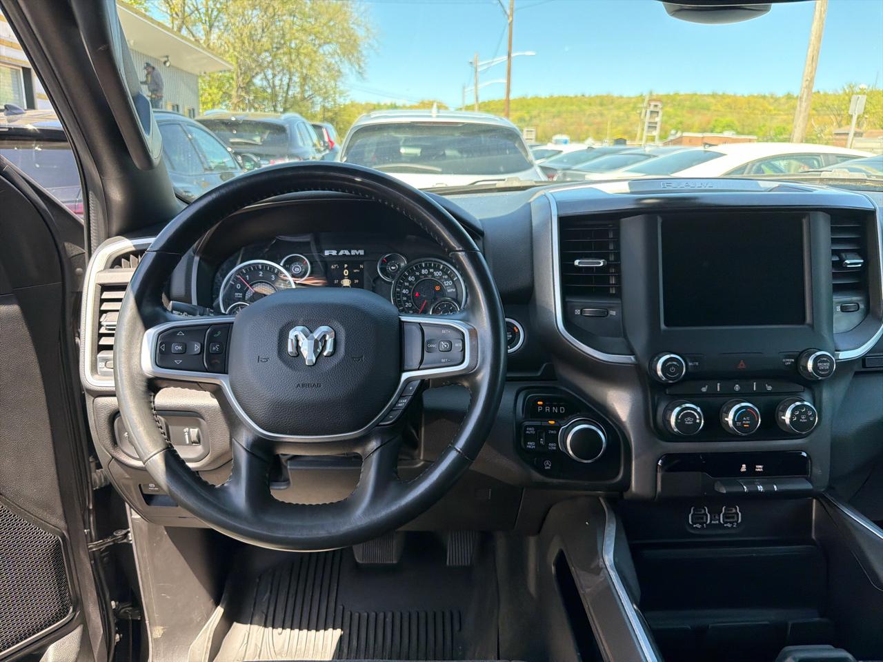 RAM 1500 Big Horn 4x4 Crew Cab 5'7" Box 2023