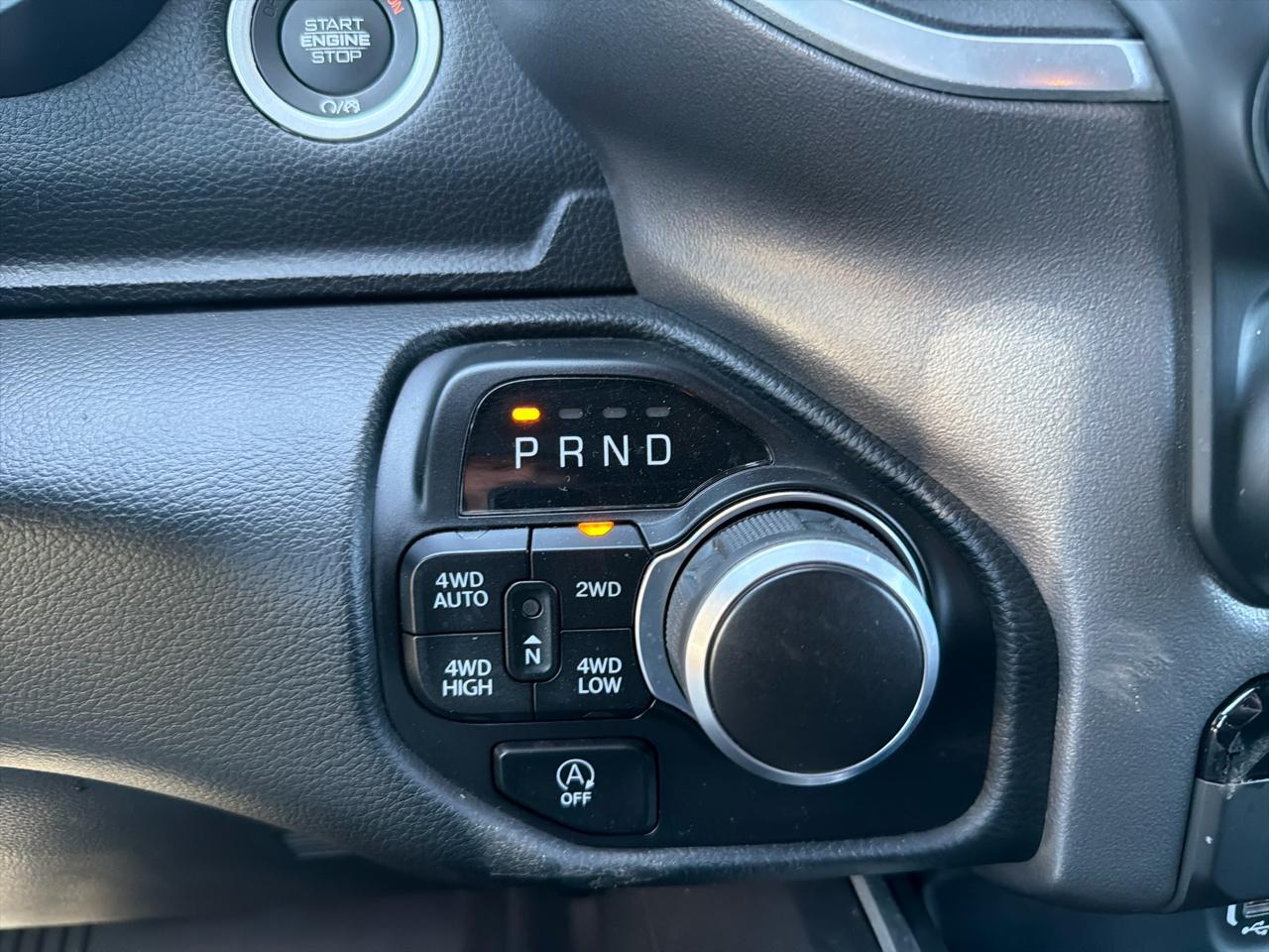 RAM 1500 Big Horn 4x4 Crew Cab 5'7" Box 2023