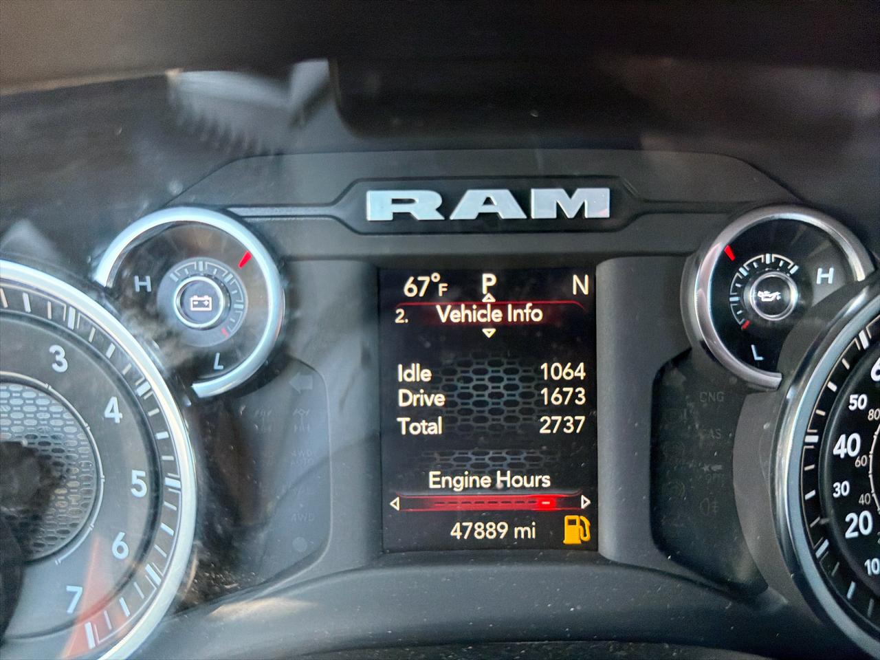 RAM 1500 Big Horn 4x4 Crew Cab 5'7" Box 2023