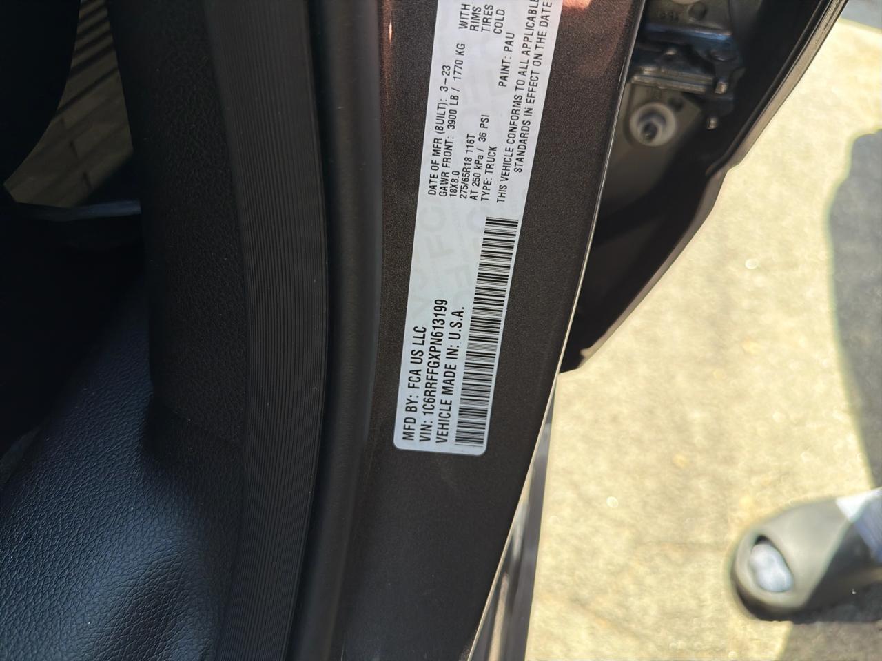 RAM 1500 Big Horn 4x4 Crew Cab 5'7" Box 2023