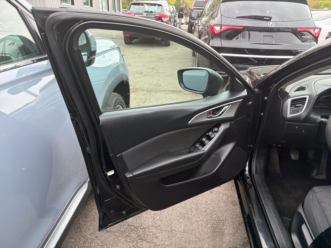 Mazda Mazda3 5-Door Sport Manual 2018