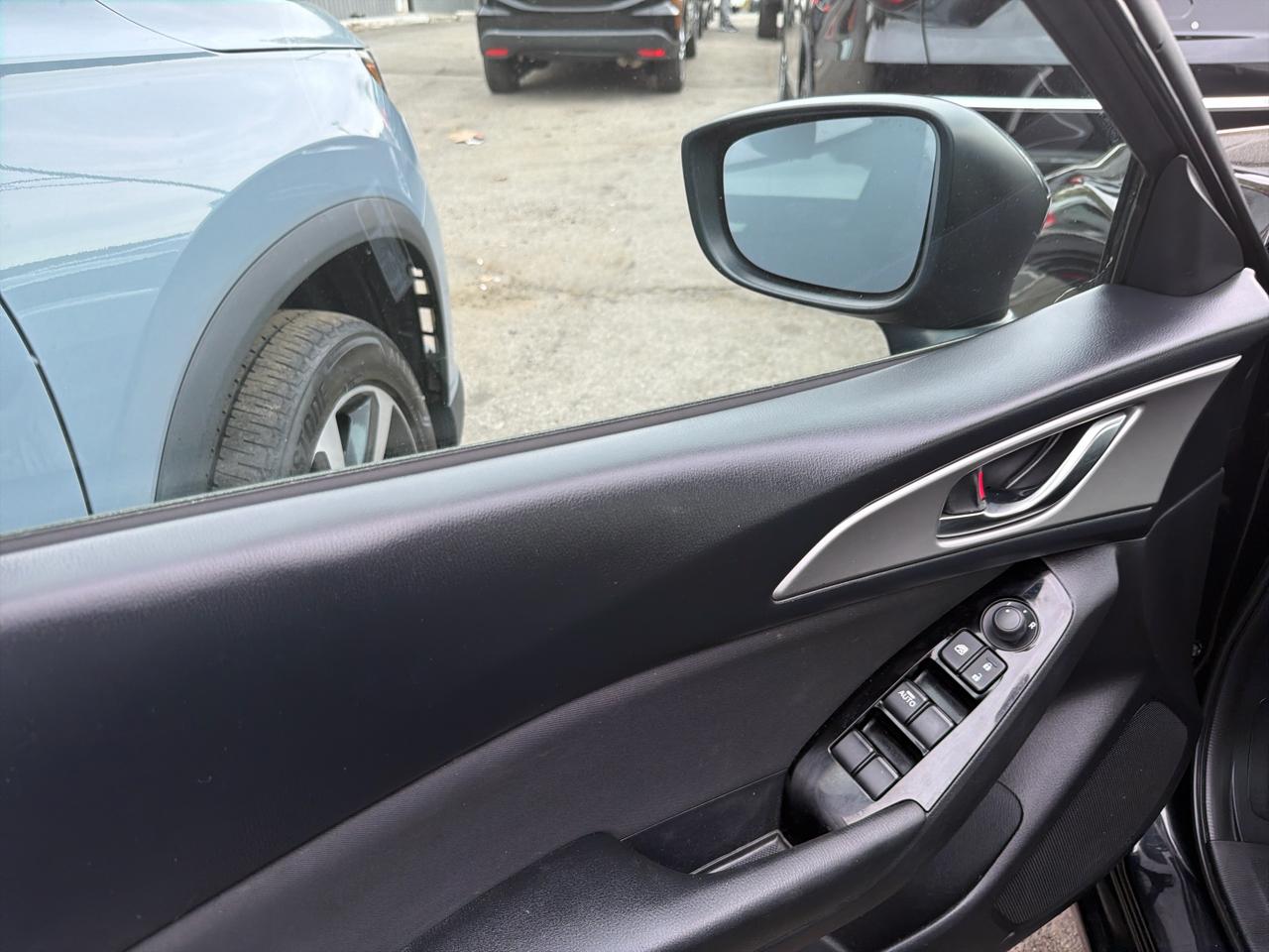 Mazda Mazda3 5-Door Sport Manual 2018