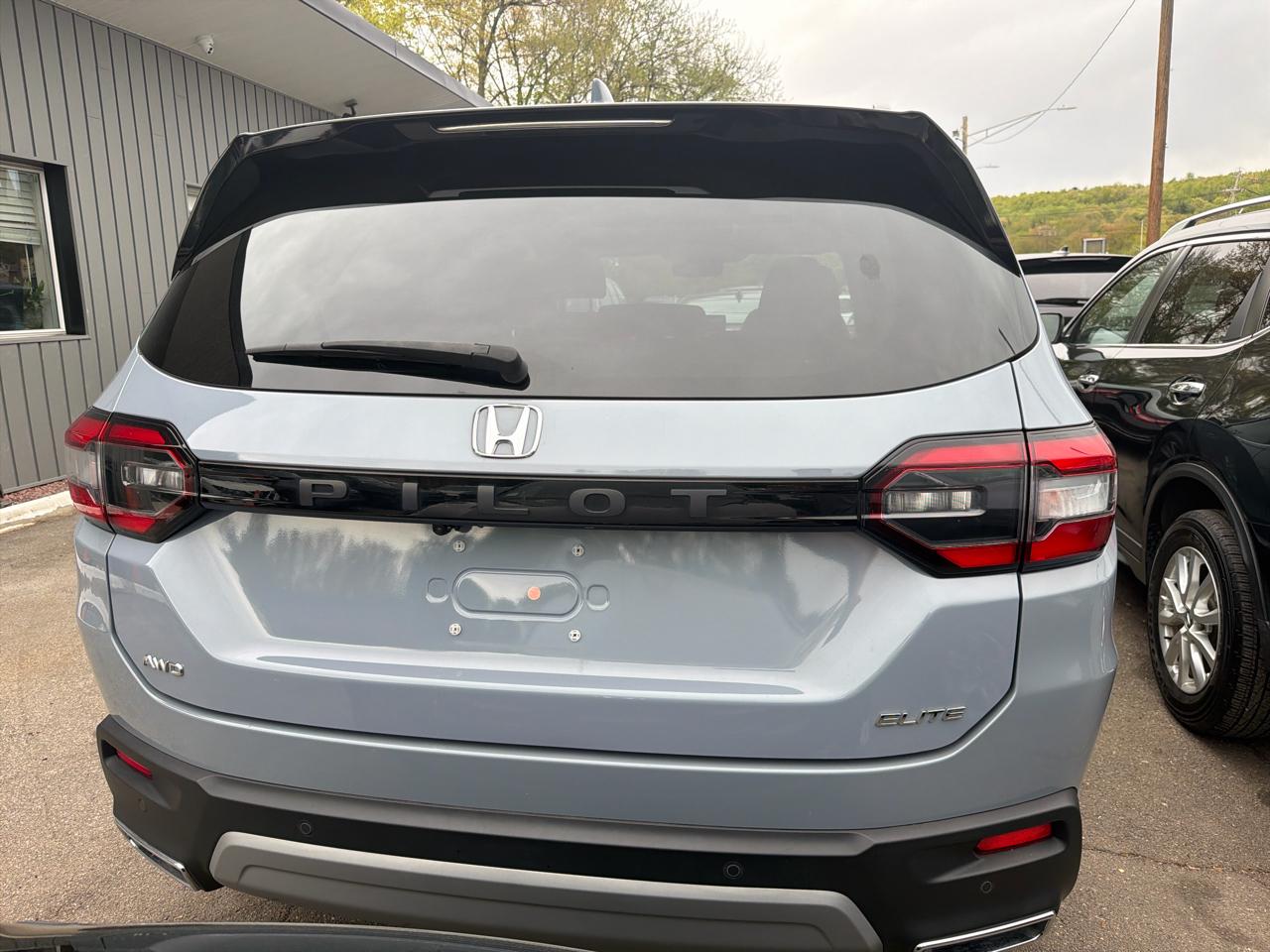 Honda Pilot Elite AWD 2023