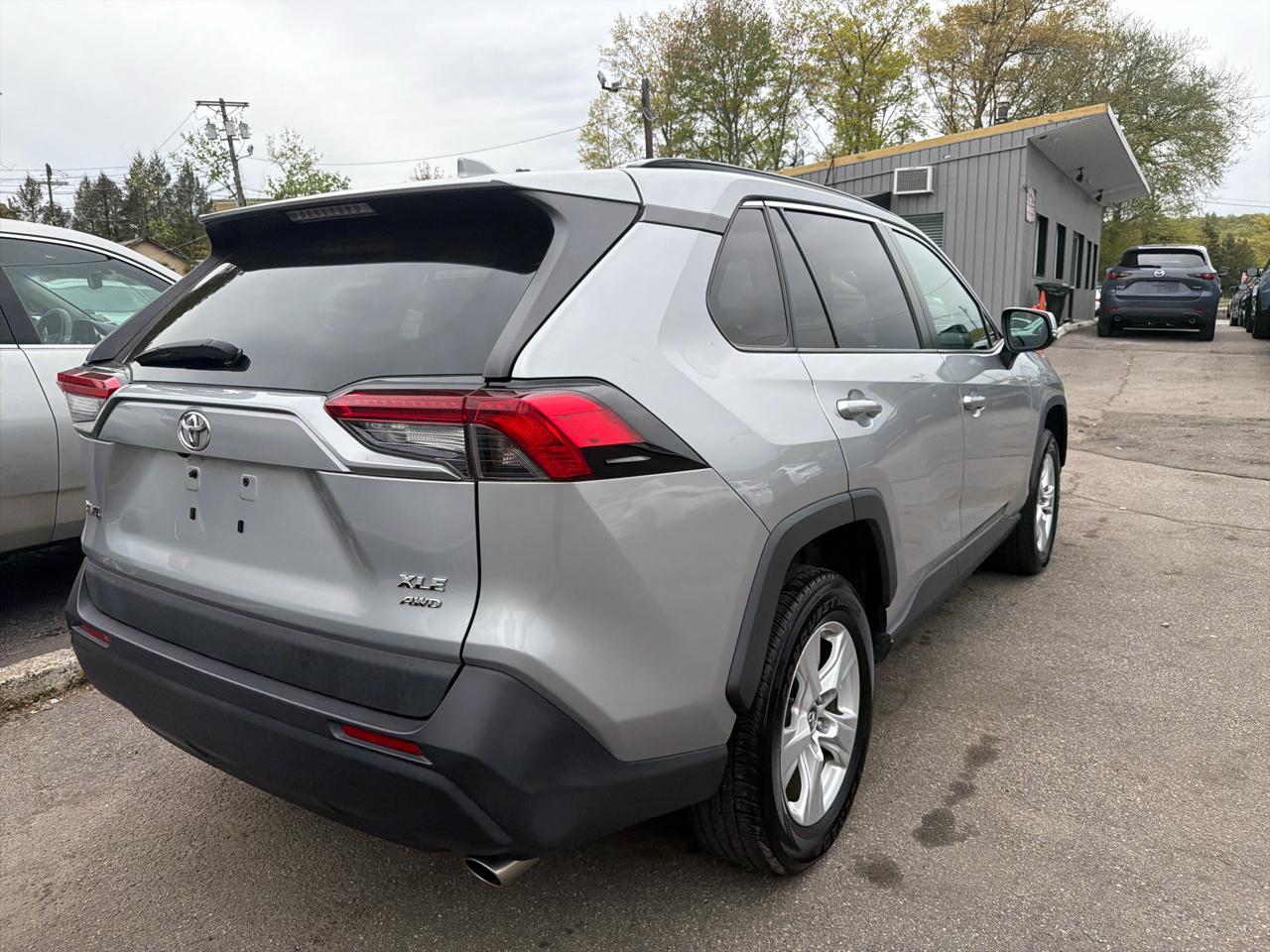 Toyota RAV4 XLE AWD (Natl) 2019