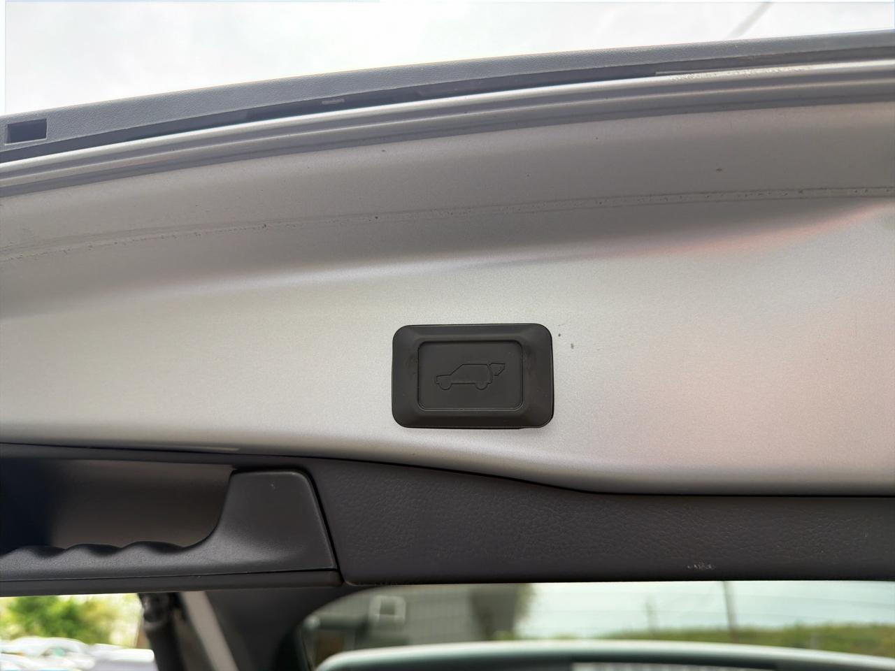 Toyota RAV4 XLE AWD (Natl) 2019