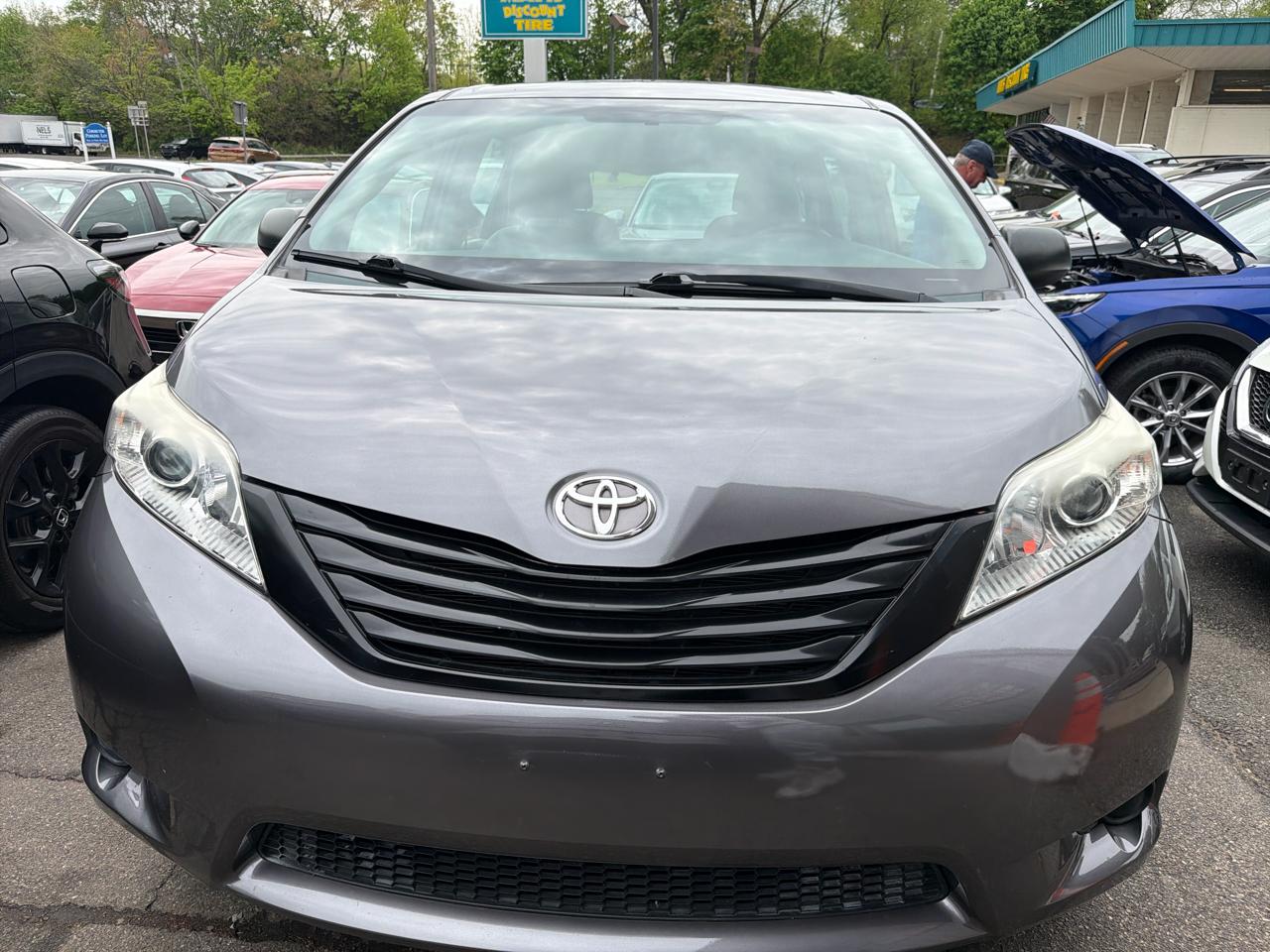 Toyota Sienna 5dr 7-Pass Van L FWD (Natl) 2015