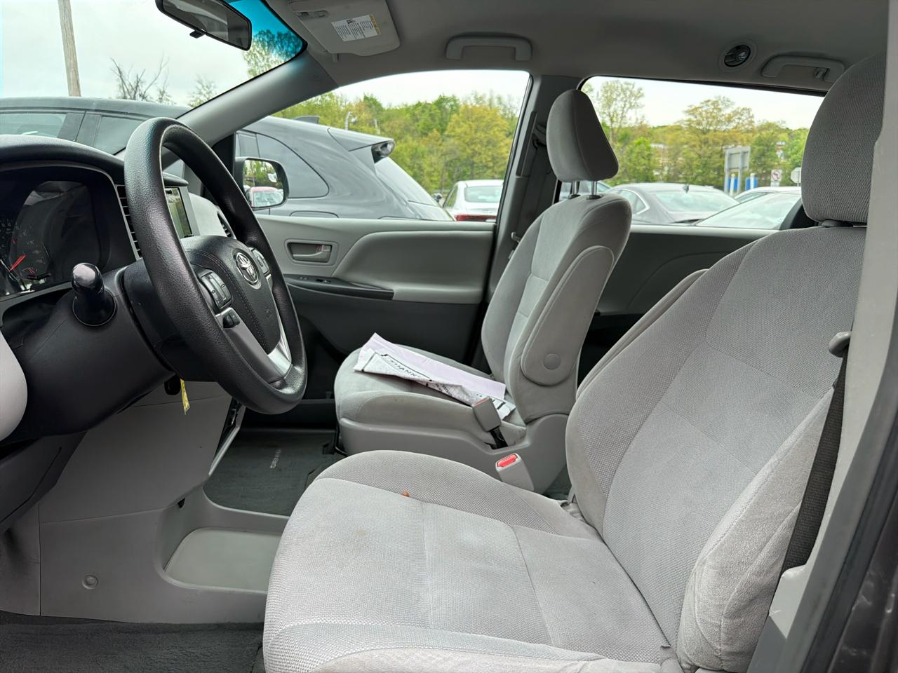 Toyota Sienna 5dr 7-Pass Van L FWD (Natl) 2015