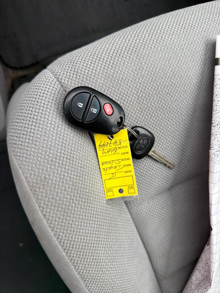 Toyota Sienna 5dr 7-Pass Van L FWD (Natl) 2015