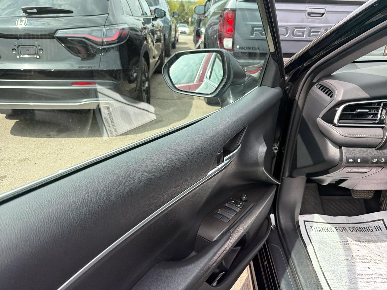 Toyota Camry SE Auto AWD (Natl) 2023